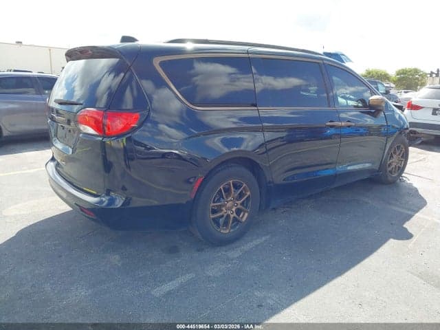 2021 CHRYSLER VOYAGER LXI 4
