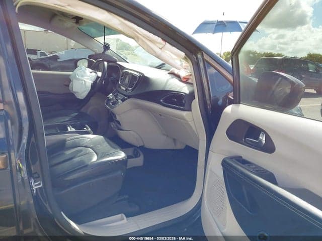 2021 CHRYSLER VOYAGER LXI 5