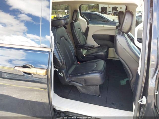 2021 CHRYSLER VOYAGER LXI 8
