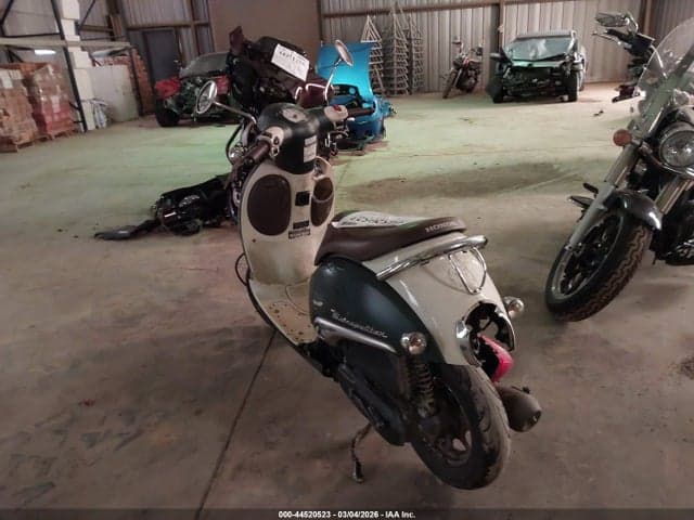 2024 HONDA NCW50 3