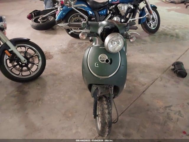 2024 HONDA NCW50 5