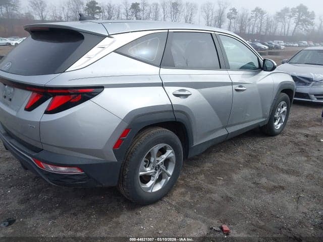2022 HYUNDAI TUCSON SE 4