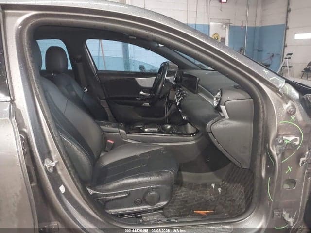 2022 MERCEDES-BENZ A 220 4MATIC 5
