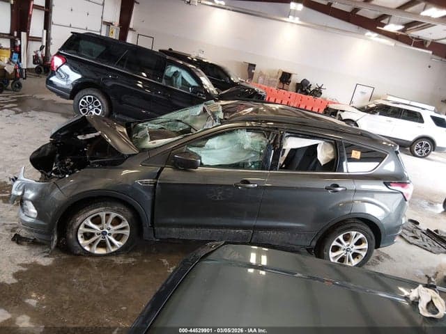2017 FORD ESCAPE SE 14