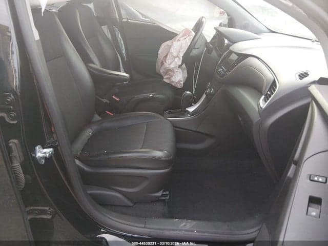 2020 CHEVROLET TRAX AWD LT 5