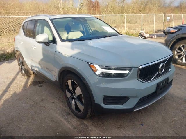 2019 VOLVO XC40 T5