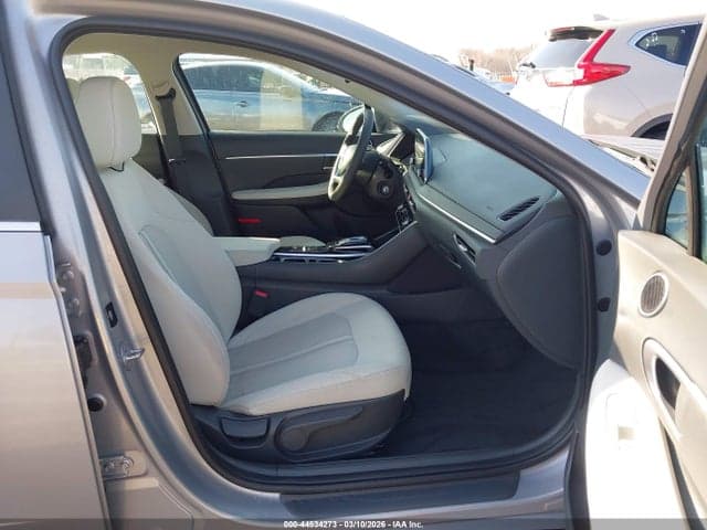 2023 HYUNDAI SONATA SE 5