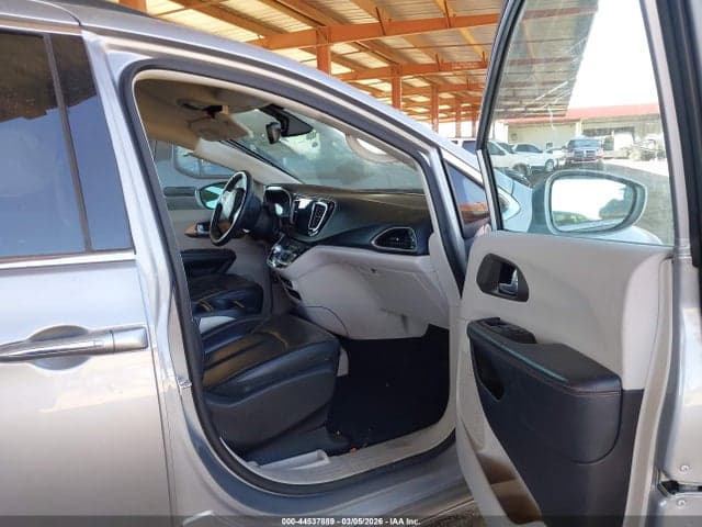 2017 CHRYSLER PACIFICA TOURING-L 5