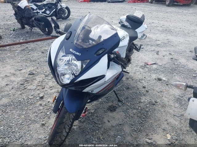 2025 SUZUKI GSX-R600 2