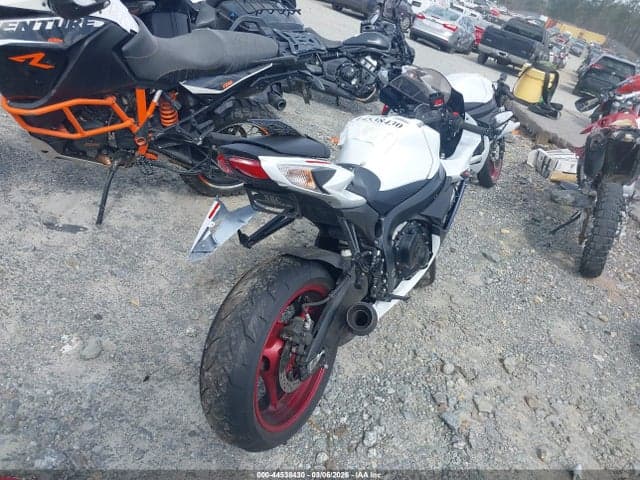 2025 SUZUKI GSX-R600 4