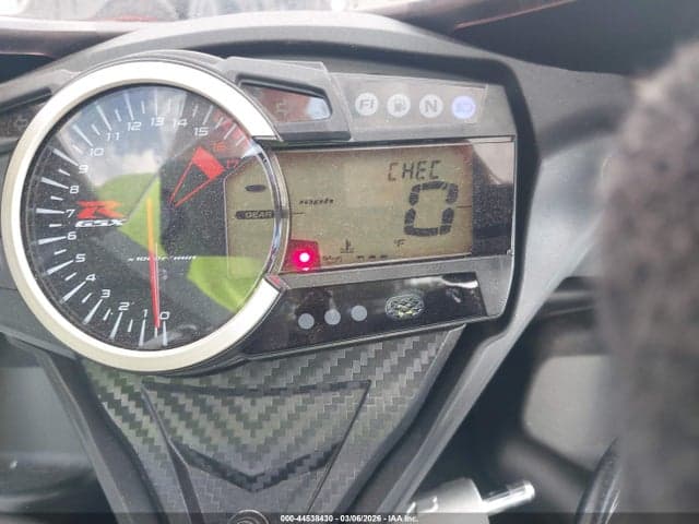 2025 SUZUKI GSX-R600 7