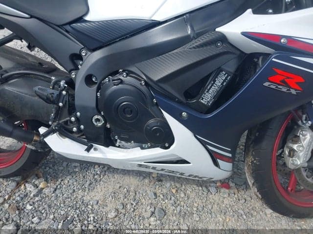 2025 SUZUKI GSX-R600 8