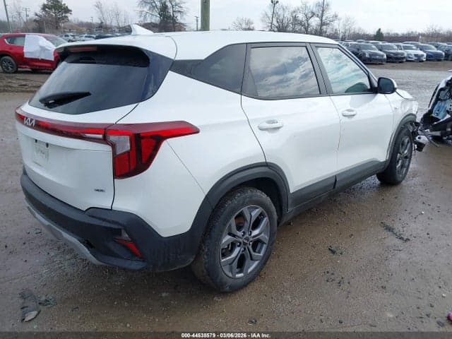2024 KIA SELTOS LX 4