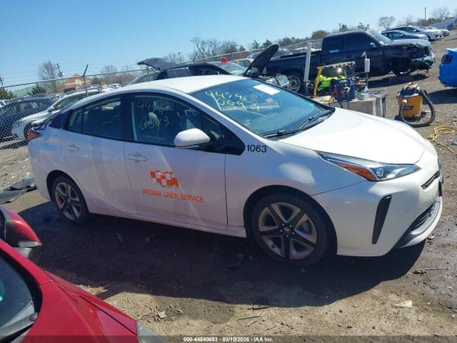 2019 TOYOTA PRIUS XLE 13