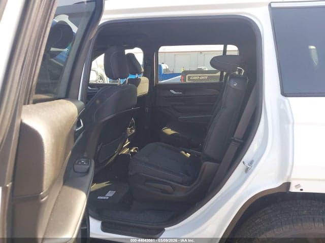 2025 JEEP GRAND CHEROKEE L LAREDO X 4X4 8