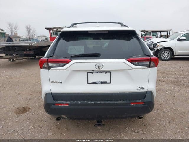 2019 TOYOTA RAV4 LE 17