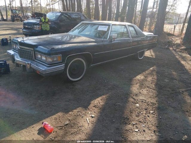 1976 CADILLAC DEVIILE 2