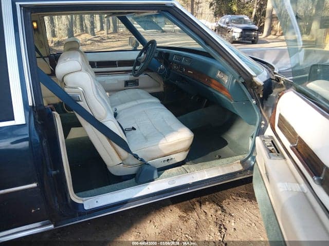 1976 CADILLAC DEVIILE 5