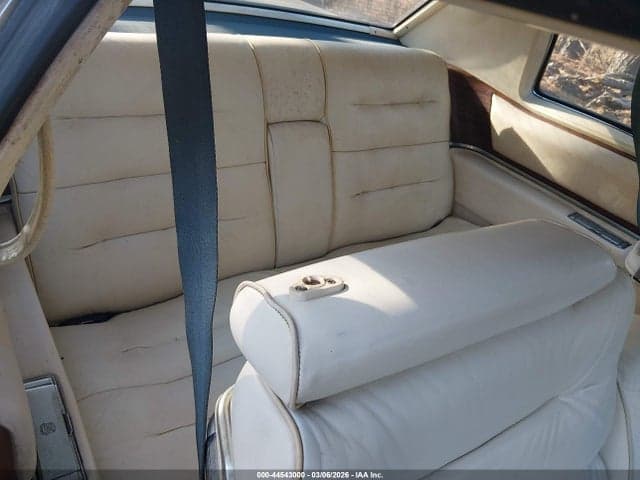 1976 CADILLAC DEVIILE 8