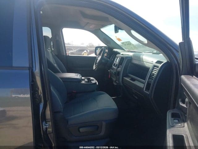 2018 RAM 1500 EXPRESS 4X4 6'4 BOX 5