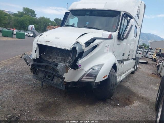 2022 VOLVO VNL 2