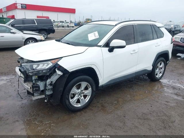 2019 TOYOTA RAV4 XLE 2