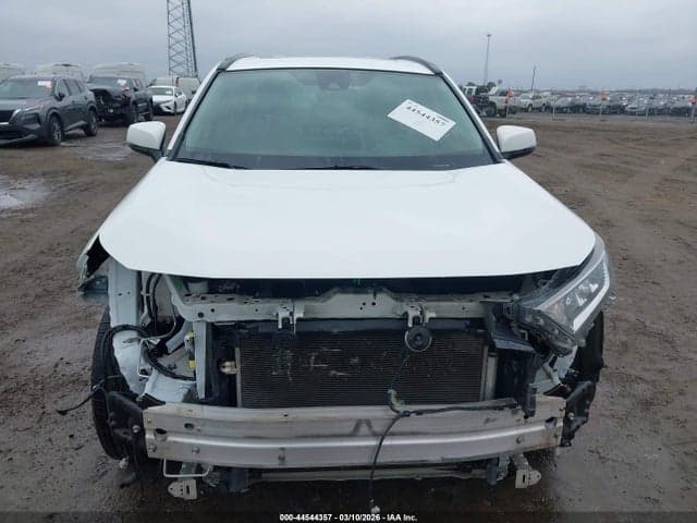 2019 TOYOTA RAV4 XLE 13