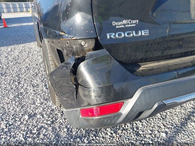 2017 NISSAN ROGUE SV 18