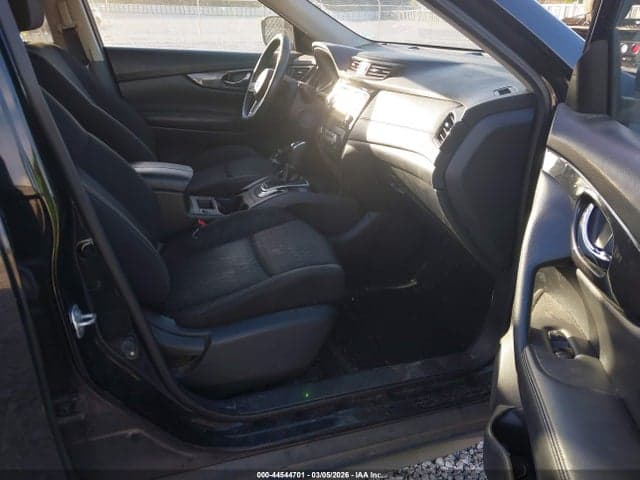 2017 NISSAN ROGUE SV 5