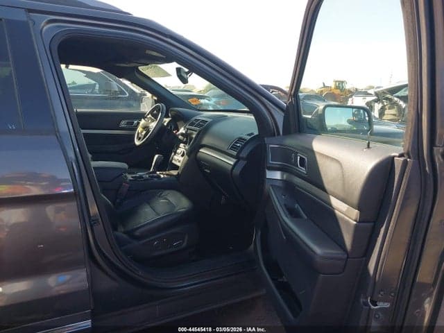 2018 FORD EXPLORER XLT 5