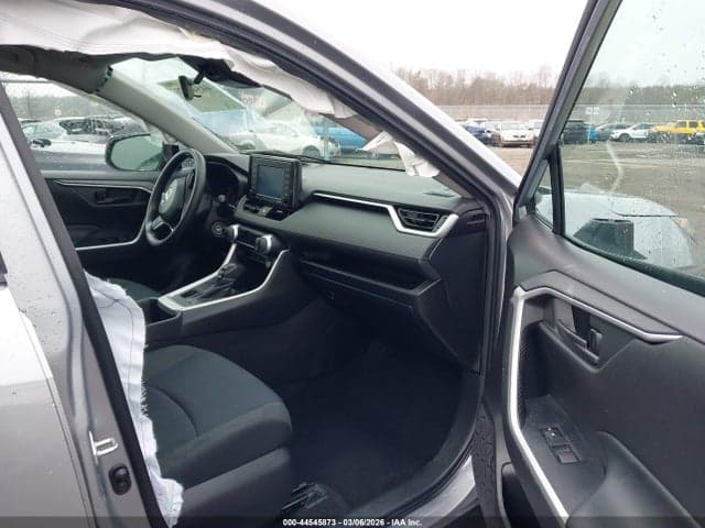 2022 TOYOTA RAV4 LE 5
