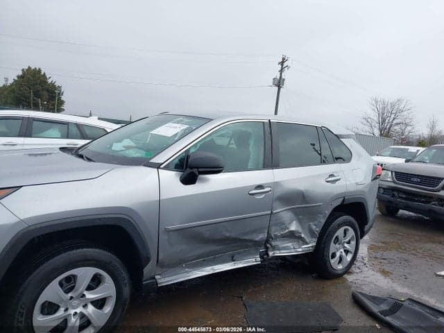 2022 TOYOTA RAV4 LE 6