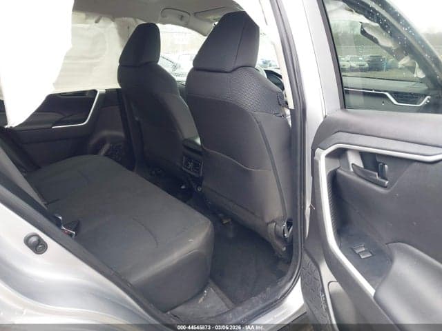 2022 TOYOTA RAV4 LE 8