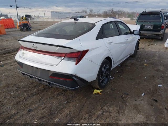 2025 HYUNDAI ELANTRA SEL SPORT 4