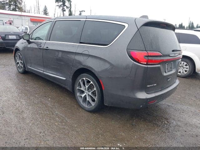 2018 CHRYSLER PACIFICA LX 3