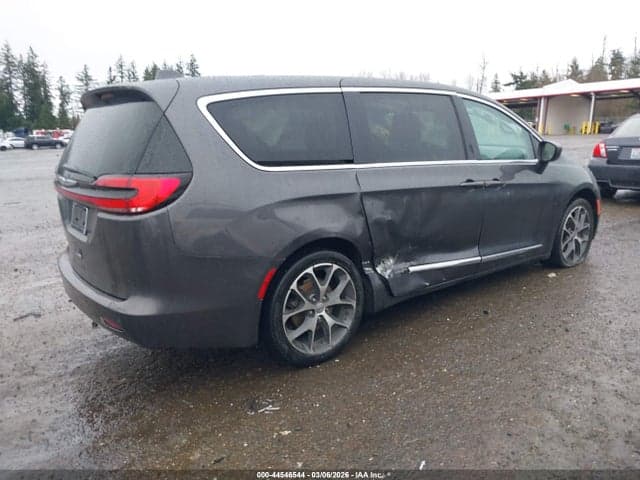 2018 CHRYSLER PACIFICA LX 4