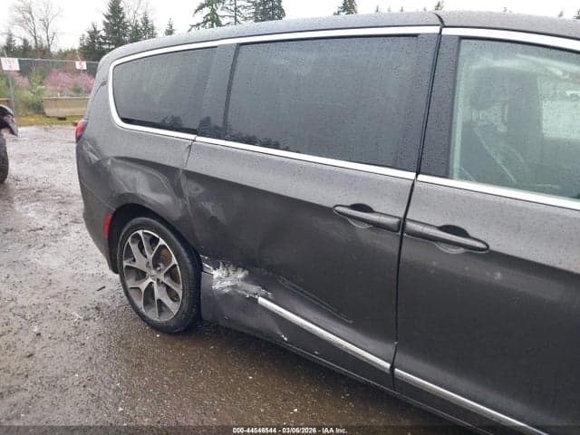 2018 CHRYSLER PACIFICA LX 6