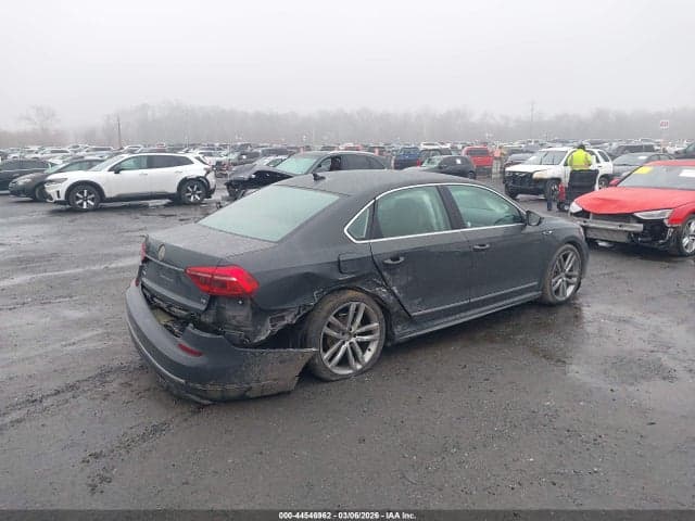 2017 VOLKSWAGEN PASSAT 1.8T R-LINE 4