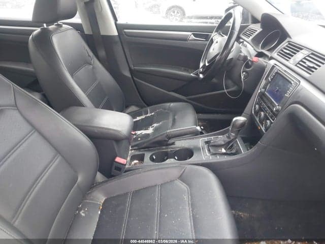 2017 VOLKSWAGEN PASSAT 1.8T R-LINE 5