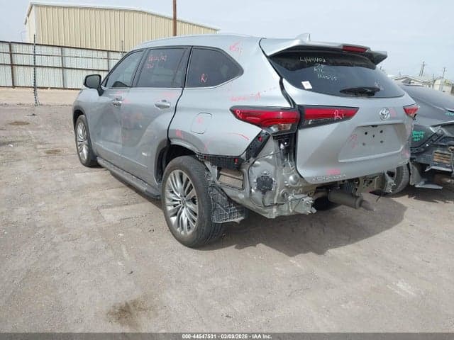 2023 TOYOTA HIGHLANDER PLATINUM 3
