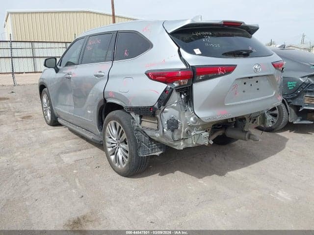 2023 TOYOTA HIGHLANDER PLATINUM 6
