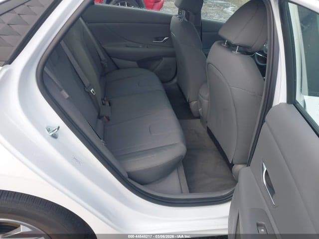 2025 HYUNDAI ELANTRA SE 8