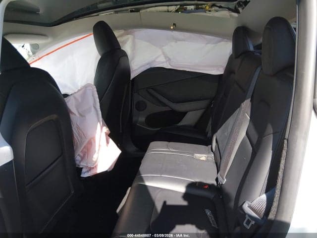 2024 TESLA MODEL Y 8