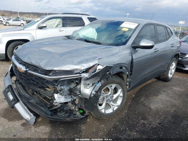 2024 CHEVROLET TRAX FWD SP 2