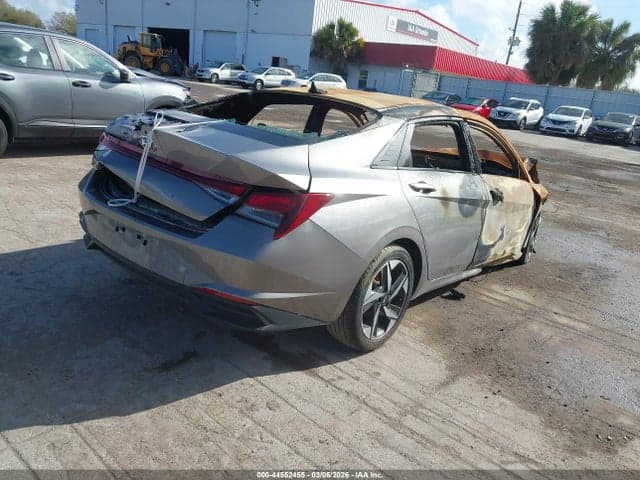 2023 HYUNDAI ELANTRA SEL 4
