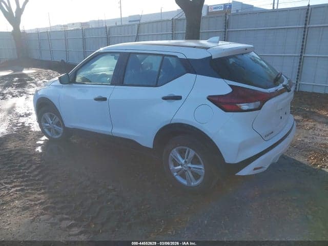 2024 NISSAN KICKS S XTRONIC CVT 3