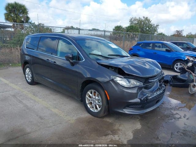2022 CHRYSLER VOYAGER LX