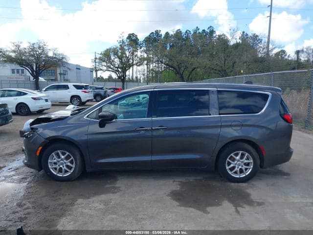 2022 CHRYSLER VOYAGER LX 14