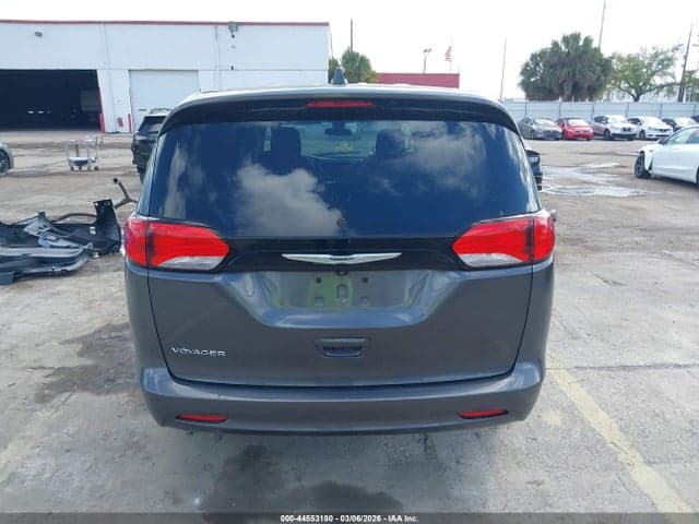 2022 CHRYSLER VOYAGER LX 16