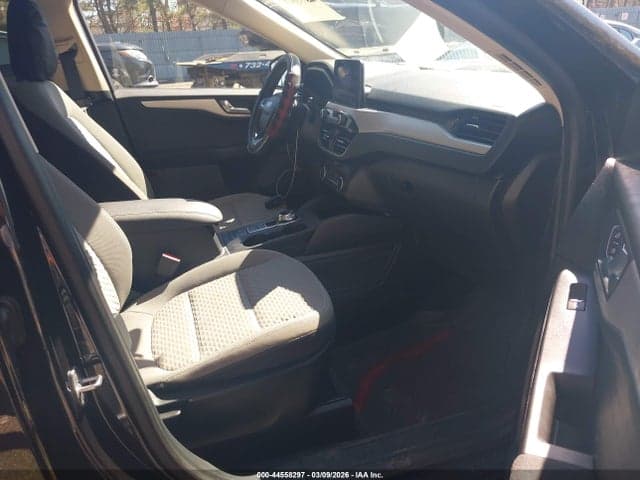 2020 FORD ESCAPE SE 5